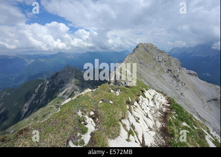 Ridge menant de mountain Upsspitze à Daniel, Lermoos, Autriche Banque D'Images