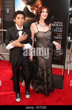 21 juillet 2014 - New York, New York, États-Unis - JAMES BROWN II et TOMI RAE BROWN assister à la première de New York sur 'Get Up' qui s'est tenue à l'Apollo Theatre. (Crédit Image : © ZUMA/Kaszerman Nancy fil) Banque D'Images