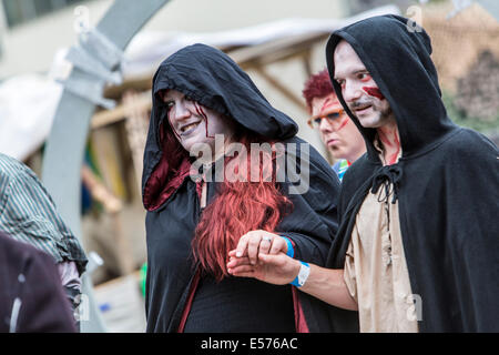 Acteur, maquillage Zombie sanglant, Chevaliers de l'espace, l'événement Fantasy Festival, un rassemblement de joueurs, rôle fantastique Banque D'Images