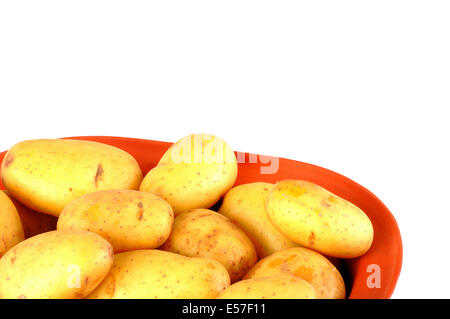 Les pommes de terre dans une poterie - isolated on white Banque D'Images