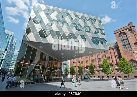 1 l'Avenue building près de 874-6448 dans la région de Spinningfields, Manchester en ce moment à la maison pour le Giorgio Armani magasin. Banque D'Images