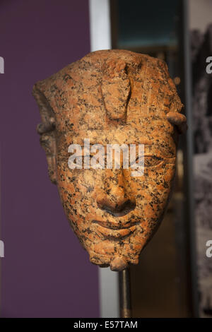 Visage de Amunhotep ll, granit rouge, nouveau royaume Dynasty 18, vers 1426-1400 av. J.-C. Le Musée de Brooklyn, Brooklyn, New York. Banque D'Images