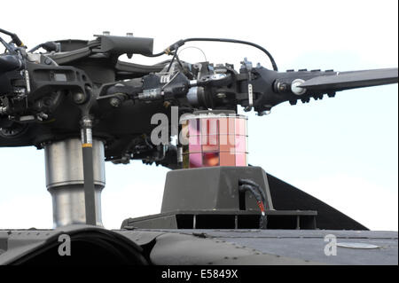 AN/ALQ-144 brouilleur infrarouge sur l'armée américaine Sikorsky UH-60Un hélicoptère Blackhawk Banque D'Images