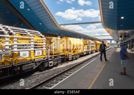L 'usine' Brunel un train pour électrifier la grande ligne de l'Ouest, nommé par Sa Majesté la Reine à la gare de Reading, juillet 2014. Banque D'Images
