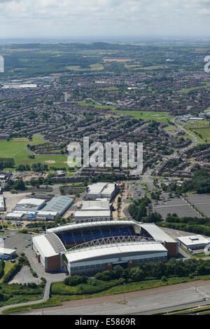 Un gros plan vue aérienne du DW Stadium de Wigan, accueil de Wigan Athletic Banque D'Images