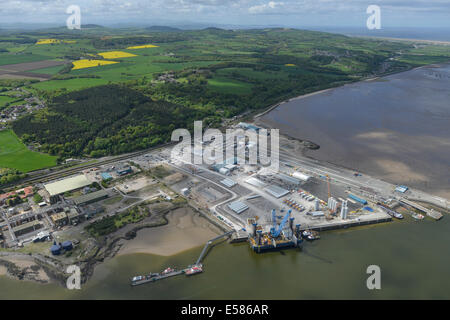 Une vue aérienne du port de Mostyn dans Flintshire, au Pays de Galles d'où les ailes d'Airbus sont expédiés en France. Banque D'Images