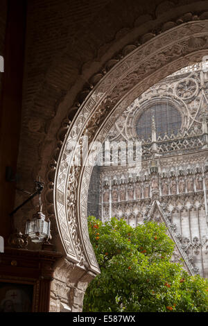 El Perdon Portail d'entrée (16e siècle), la Cathédrale de Séville, Espagne, Europe Banque D'Images