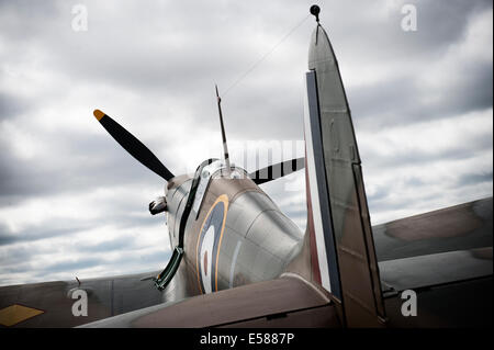 Supermarine Spitfire Mk1 P9374 voler de nouveau après avoir été restauré.Le Spitfire a été abattu au-dessus de Calais en 1940 Banque D'Images