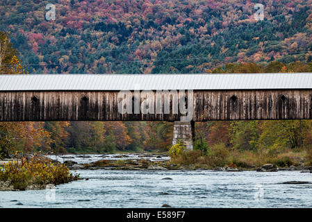 Pont couvert Dummerston, Vermont, Etats-Unis Banque D'Images