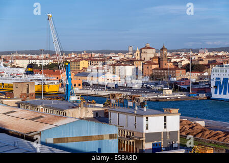 L'activité portuaire et de l'industrie, Livourne, Toscane, Italie Banque D'Images