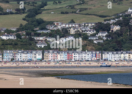 Borth, Pays de Galles, Royaume-Uni. 23 juillet, 2014. Météo : tête de familles pour les plages de Borth et Ynyslas sur le mid Wales coast que la température atteint 29 degrés à l'ombre. À la recherche sur l'estuaire vers Dyfi. sables bitumineux Aberdyfi Credit : atgof.co/Alamy Live News Banque D'Images