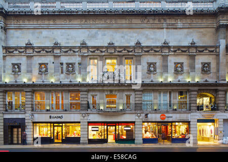 Rail Europe Travel Centre, 193 Piccadilly, Londres, le bâtiment abritait autrefois l'Institut Royal de peintres en aquarelle Banque D'Images