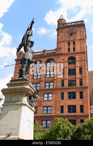 Maisonneuve monument construit en 1895 à la mémoire de Montréal fondateur Paul Chomedey de Maisonneuve par Louis-Philippe Hébert en place Banque D'Images