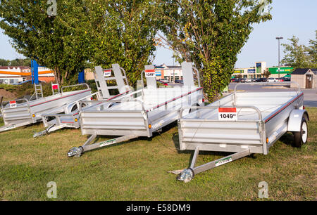 Remorques à vendre chez Canadian Tire à Lindsay (Ontario) Banque D'Images