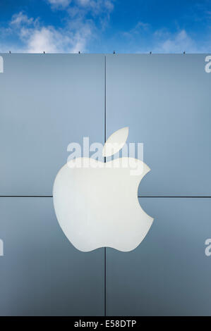 Extérieur d'un Apple Store avec logo, Ardmore, Pennsylvanie, USA Banque D'Images