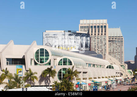 San Diego, CA, US. 23 juillet, 2014. De nombreux bâtiments locaux sont transformés pour l'International Comic-Con de San Diego. Credit : Daren Fentiman/ZUMA/Alamy Fil Live News Banque D'Images