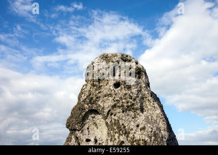 La Heel Stone à Stonehenge, Wiltshire, Royaume-Uni Banque D'Images