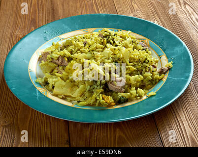 Kalam Polow la viande et du riz avec du chou en langue perse ou Farsi Banque D'Images