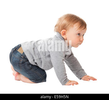 Portrait d'enfant ramper sur fond blanc Banque D'Images
