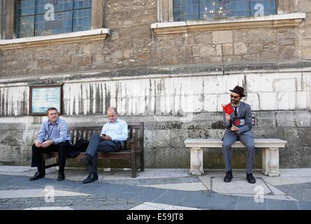 Londres, Royaume-Uni. Jeudi 24 juillet 2014. Le leader du groupe, Mark Oliver Everett anguilles au Guildhall après avoir été honoré à l'un des plus prestigieux et des accolades de longue date dans l'histoire de Londres, la liberté de la ville de Londres. Les anguilles ont joué Londres plusieurs fois depuis leur création en 1996, et la liberté de la ville de Londres est un des plus anciens des cérémonies traditionnelles encore en existence aujourd'hui, la première liberté aurait été présenté en 1237. Seulement en 1996, est-il possible pour les non citoyens du Commonwealth britannique ou d'être admis. Crédit : Michael Kemp/Alamy Live News Banque D'Images