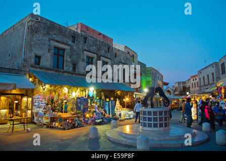 Everon Martyron square, old town, Rhodes, l'île de Rhodes, Dodécanèse, Grèce, Europe Banque D'Images