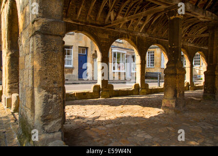 Marché Couvert construit en pierre - 1627, à Chipping Campden, Gloucester, Angleterre Banque D'Images