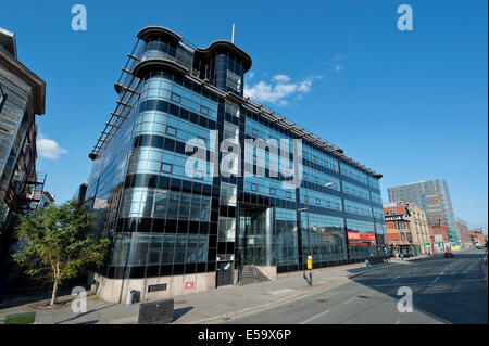 Le Daily Express Art Déco futuriste Bâtiment conçu par Sir Owen Williams situé sur la rue 4Rs Salford-manchester à Manchester. Banque D'Images