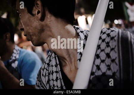 Thessalonique, Grèce. 24 juillet, 2014. Des centaines de réfugiés palestiniens vivant en Grèce a démontré dans le centre de Thessalonique contre les attaques de l'armée israélienne dans la bande de Gaza. Credit : Giannis Papanikos/NurPhoto/ZUMA/Alamy Fil Live News Banque D'Images