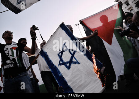 Thessalonique, Grèce. 24 juillet, 2014. Des centaines de réfugiés palestiniens vivant en Grèce a démontré dans le centre de Thessalonique contre les attaques de l'armée israélienne dans la bande de Gaza. Credit : Giannis Papanikos/NurPhoto/ZUMA/Alamy Fil Live News Banque D'Images