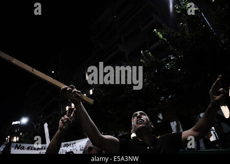 Thessalonique, Grèce. 24 juillet, 2014. Des centaines de réfugiés palestiniens vivant en Grèce a démontré dans le centre de Thessalonique contre les attaques de l'armée israélienne dans la bande de Gaza. Credit : Giannis Papanikos/NurPhoto/ZUMA/Alamy Fil Live News Banque D'Images