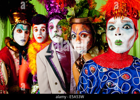 Maquillage de théâtre portant des clowns Banque D'Images