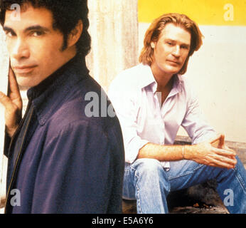 HALL ET OATES photo promotionnelle d'entre nous duo avec Daryl Hall et John Oates à droite sur 2000 Banque D'Images