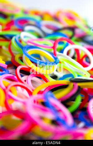 Close up of the loom bandes utilisées pour faire bracelets Banque D'Images