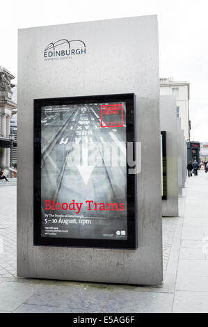 Panneau d'affiche sur Lothian Road advertising la sanglante des tramways theatre production au Traverse Theatre Edinburgh Banque D'Images