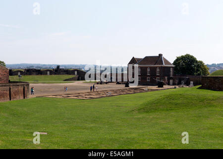 Maison de gardien et chapelle à Tilbury Fort, Essex, Angleterre, Royaume-Uni. Banque D'Images