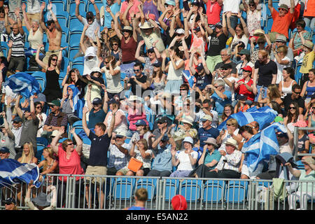 Glasgow Ecosse, Royaume-Uni. Le 25 juillet, 2014. Les femmes prennent l'Écosse victoire éclatante sur la Malaisie 2-0 dans leur match grâce à deux buts d'Ailsa Wyllie. Profitant de la foule continuant météo radieuse. Credit : ALAN OLIVER/Alamy Live News Banque D'Images