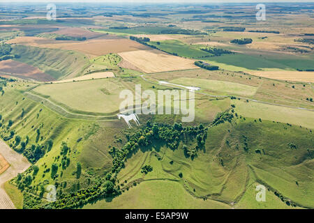 Vue aérienne Westbury White Horse au Camp Bratton, Wiltshire, Royaume-Uni. JMH6195 Banque D'Images