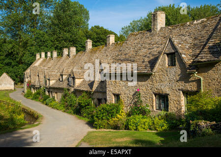 Arlington Row - maisons à l'origine construit pour les tisserands locaux, Bibury, les Cotswolds, Gloucestershire, Angleterre Banque D'Images