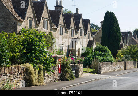 Westonbirt un village rural dans le sud des Cotswolds, Gloucestershire England UK Banque D'Images