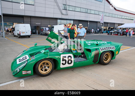 Towcester, UK. Le 25 juillet, 2014. La préparation avant le départ de la course à Silverstone. Credit : Keith Larby/Alamy Live News Banque D'Images