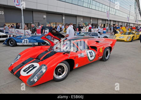 Towcester, UK. Le 25 juillet, 2014. Lola voitures dans le pitts à Silverstone. Credit : Keith Larby/Alamy Live News Banque D'Images