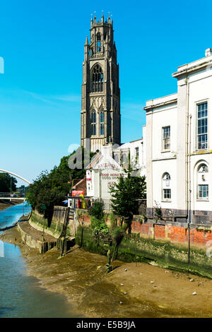Ville de Boston Stump église St Botolphs rivière Witham Lincolnshire UK Angleterre en dehors de l'été Banque D'Images