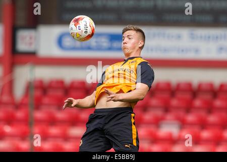 Crewe, Royaume-Uni. 26 juillet, 2014. Pré saison Friendly. Crewe Alexandra contre Wolverhampton Wanderers. Défenseur Wolverhampton Wanderers Scott Golbourne en action. © Plus Sport Action/Alamy Live News Banque D'Images