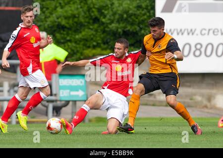 Crewe, Royaume-Uni. 26 juillet, 2014. Pré saison Friendly. Crewe Alexandra contre Wolverhampton Wanderers. Crewe Alexandra FC terrain Brad Inman en action. © Plus Sport Action/Alamy Live News Banque D'Images