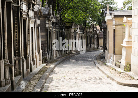 Tombe au cimetière du Père-Lachaise, Paris, France Banque D'Images