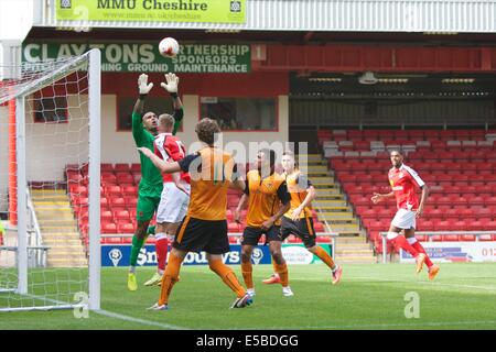 Crewe, Royaume-Uni. 26 juillet, 2014. Pré saison Friendly. Crewe Alexandra contre Wolverhampton Wanderers. Carl Ikeme Wolverhampton Wanderers gardien en action. © Plus Sport Action/Alamy Live News Banque D'Images