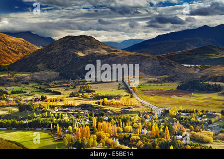 Paysage de montagne, près de Queenstown, Nouvelle-Zélande Banque D'Images