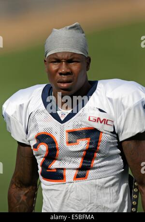 Englewood, Colorado, USA. 26 juillet, 2014. S07 DUC IHENACHO prépare pour les semoirs à Denver Broncos le camp d'entraînement à Dove Valley samedi matin. © Hector Acevedo/ZUMA/Alamy Fil Live News Banque D'Images