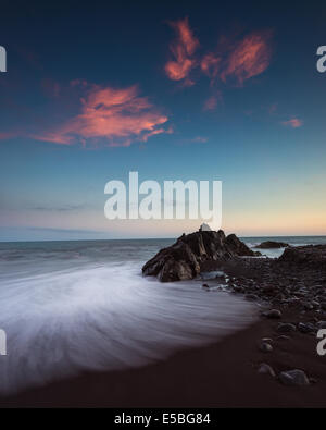 Vagues sur le rivage Banque D'Images