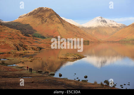 À l'échelle, ou de l'eau as été Wastwater, à Yewbarrow et Grand Gable dans le district du lac en hiver Banque D'Images